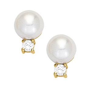 Earrings color pearl