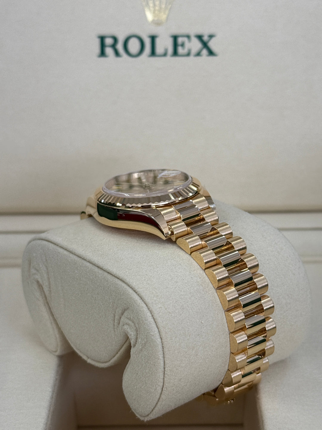 Rolex Lady-Datejust 28mm 18k Yellow Gold Champagne Index Dial - 279178