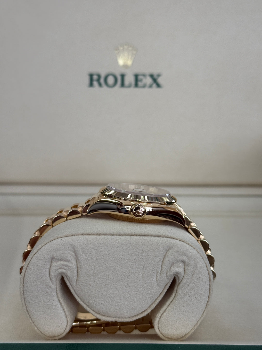 Rolex Lady-Datejust 28mm 18k Yellow Gold Champagne Index Dial - 279178