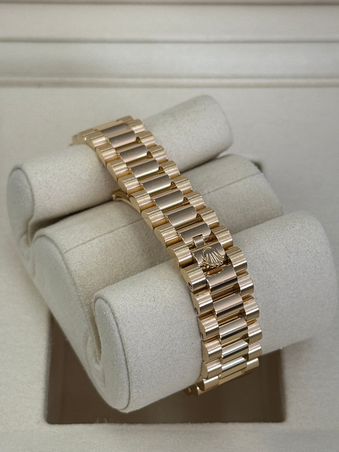 Rolex Lady-Datejust 28mm 18k Yellow Gold Champagne Index Dial - 279178