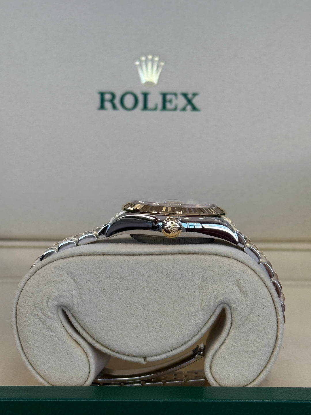 Rolex Lady-Datejust 28mm Two-Tone Yellow Fluted Jubilee Champagne Star Diamond Dial - 279173