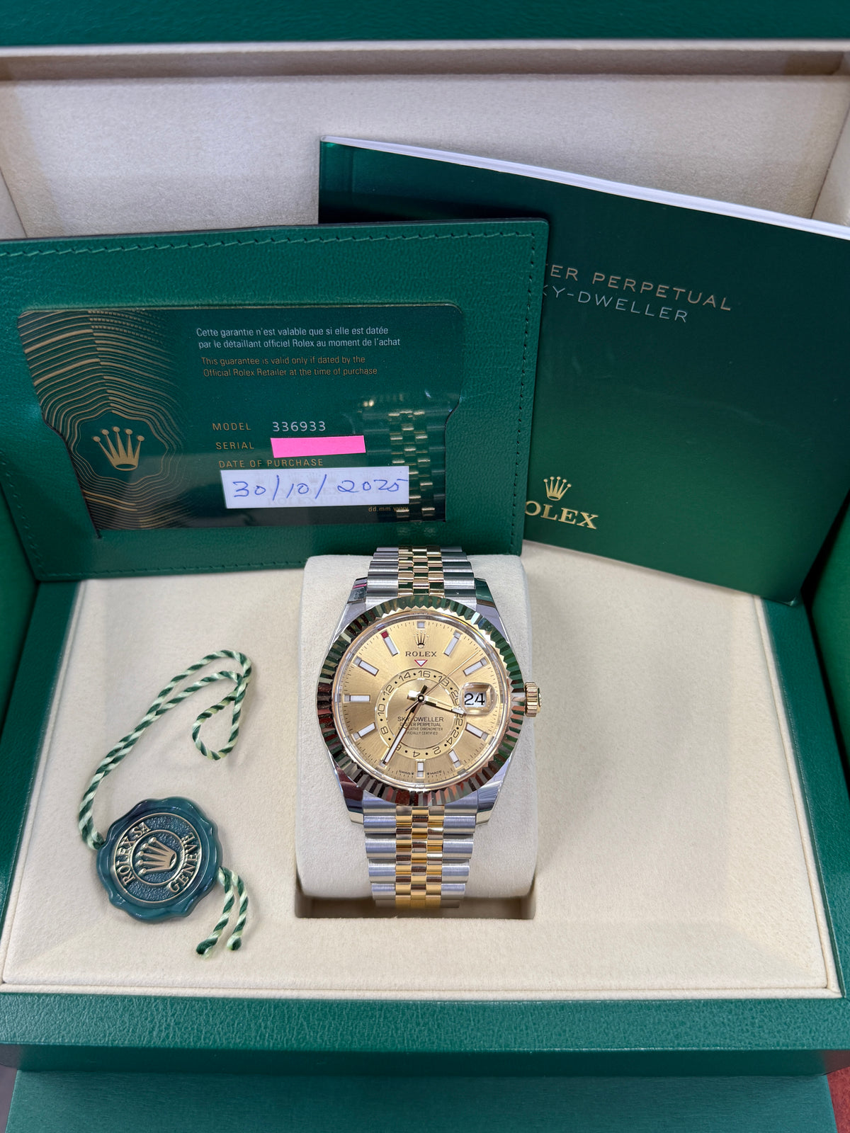 Rolex sky dweller 42mm two tone yellow fluted jubilee champagne dial   336933