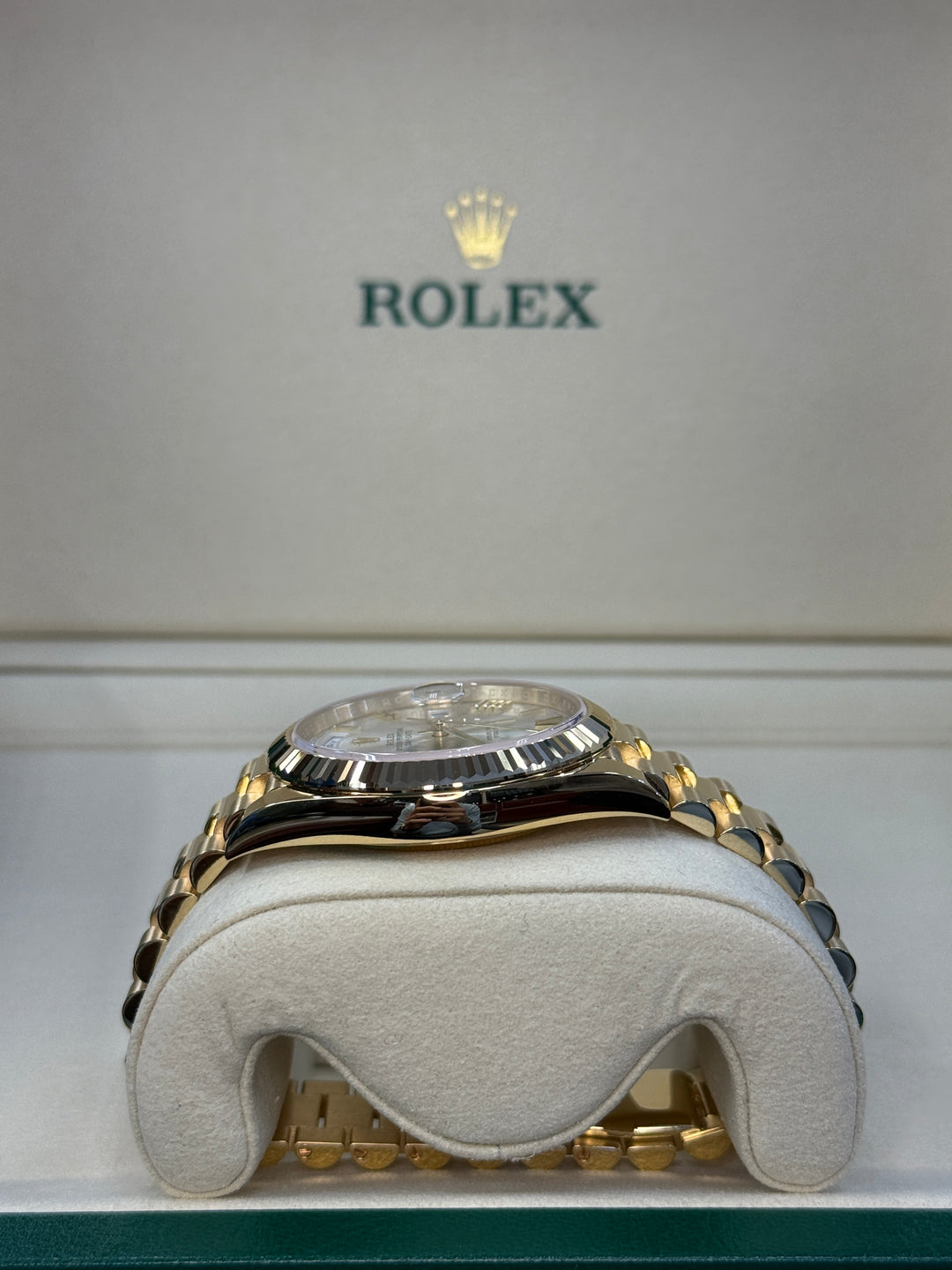Rolex Day-Date 40mm Silver Roman Dial 18kt Yellow Gold - 228238