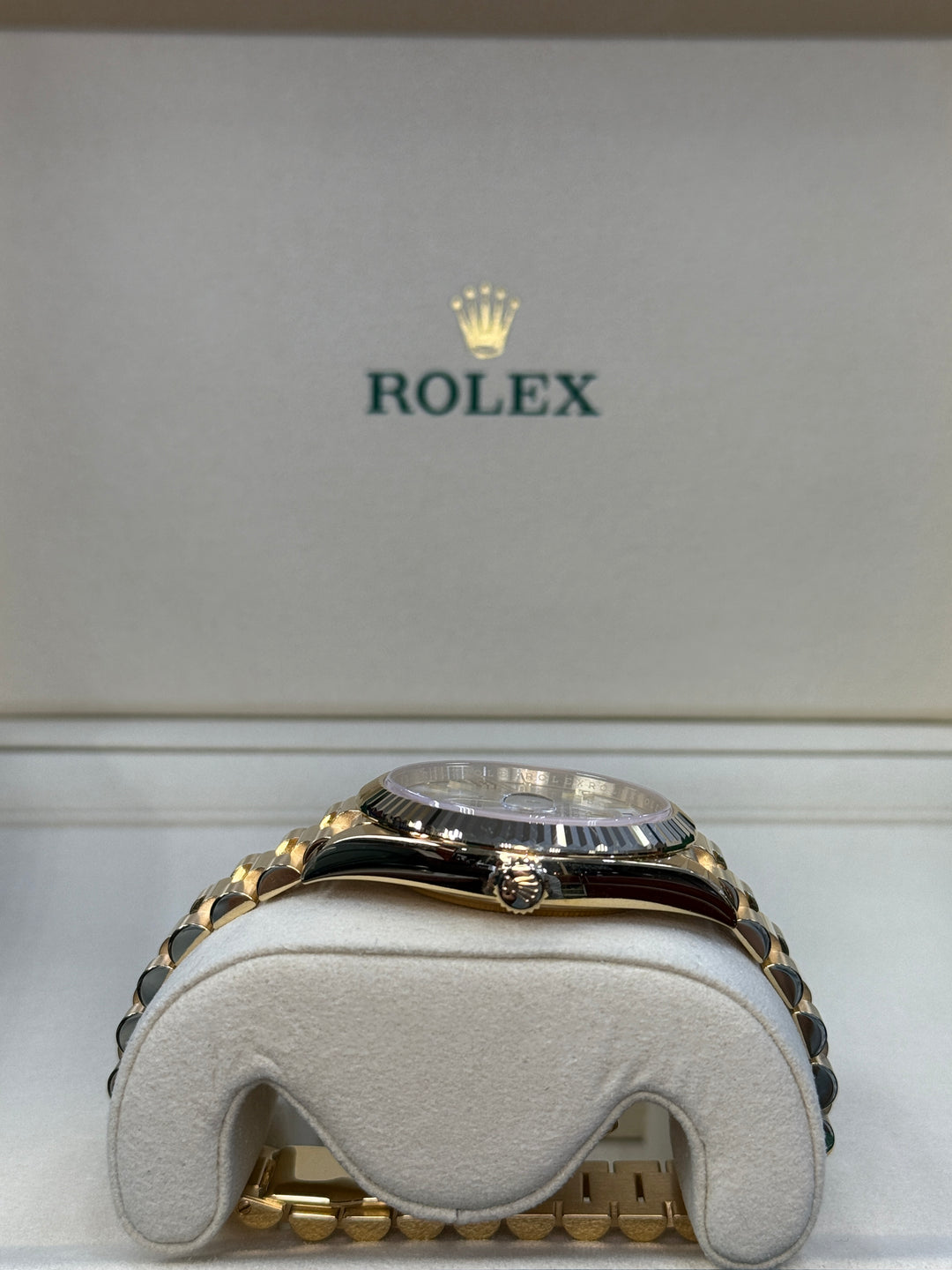Rolex Day-Date 40mm Silver Roman Dial 18kt Yellow Gold - 228238